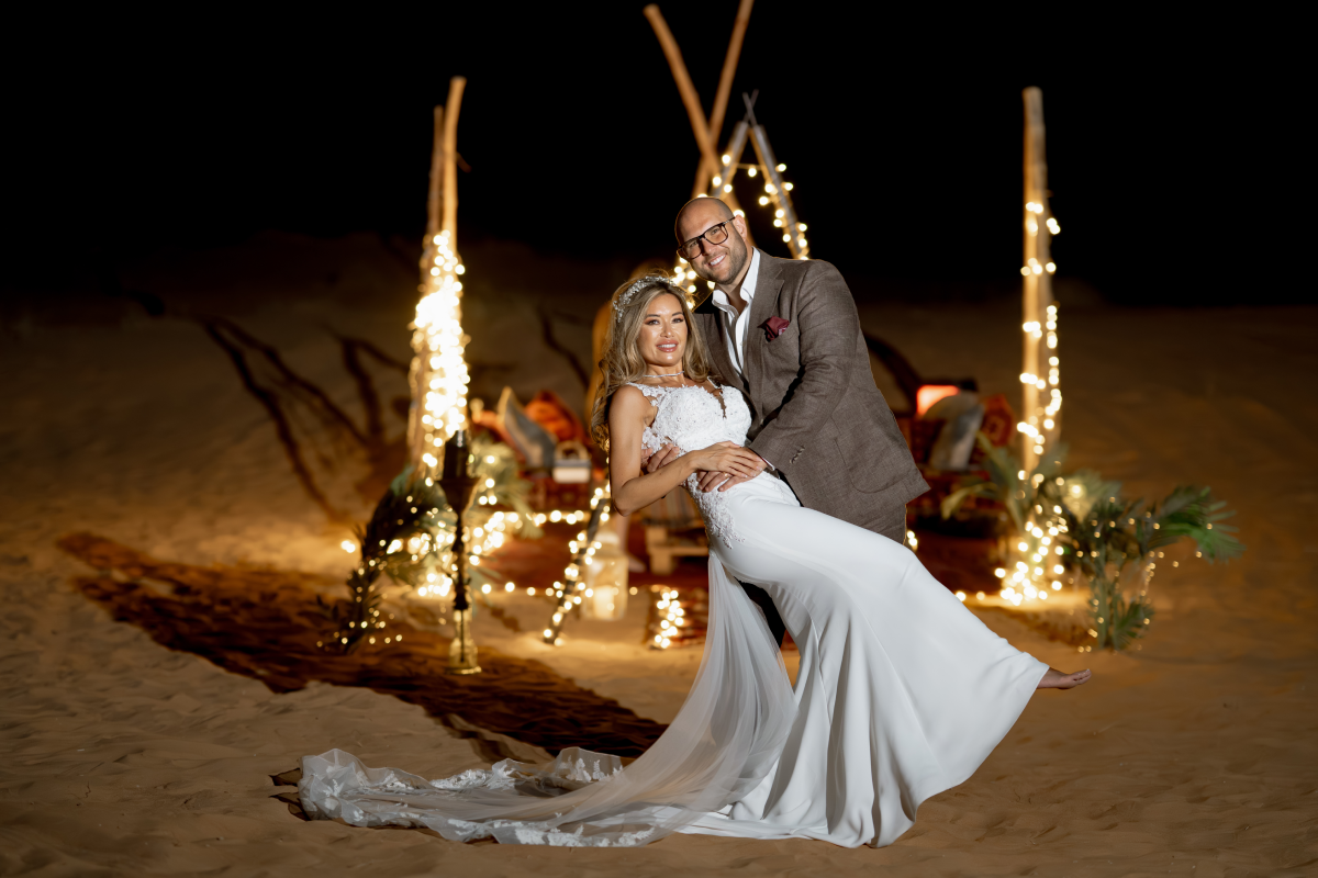 Couple-Shoot-Private-Dubai-Desert-Event