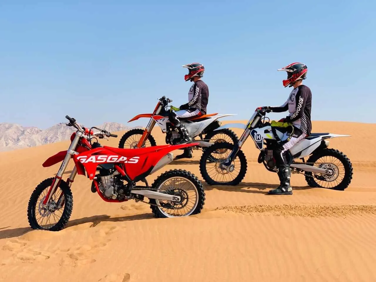 Dirt-Bike-Dubai-Desert